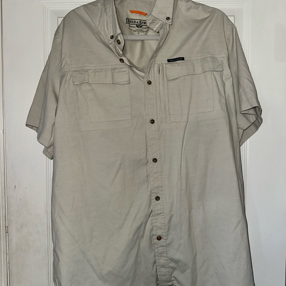 Field & Stream Beige Short Sleeve Shirt
